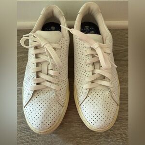 Women’s White Perforated GFORE golf shoes